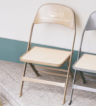 <CLARIN> WOOD SEAT CHAIR / TRAILER LOGO SNOOPY